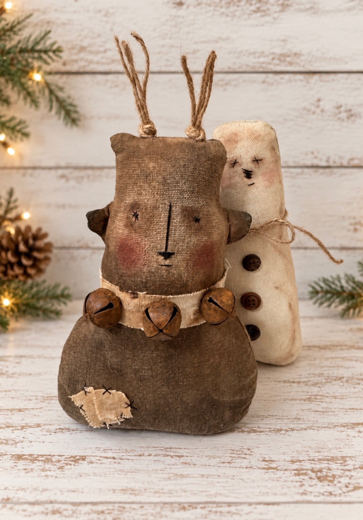 Primitive Christmas Reindeer Shelf Sitter – Handmade Rustic Holiday Decor